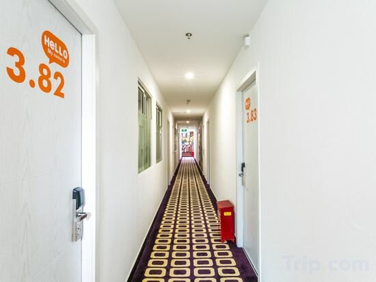 Фото отеля 2