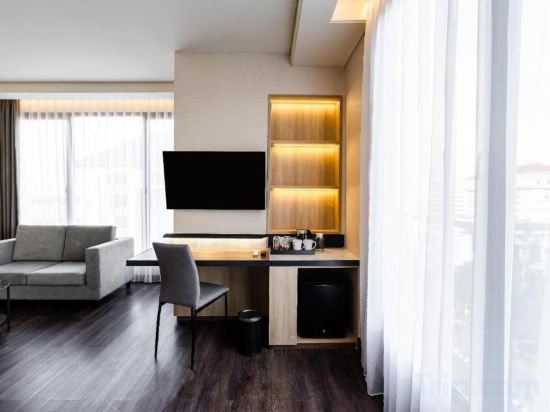 Фото Отель Quest Hotel Prime Pemuda