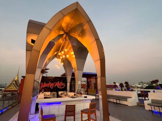 Фото 4 Monkeys Hotel