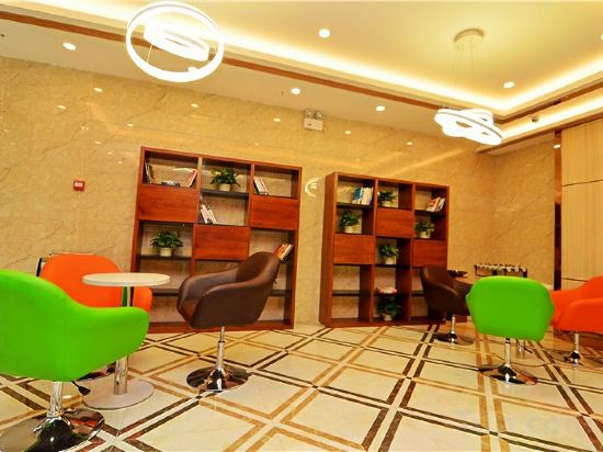 Фото GreenTree Inn XiAn Xincheng District Raily Station Wukou Metro Station Hotel