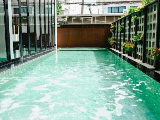 Фото Nanee Phra Singh - Adults Only