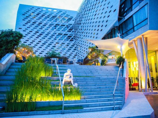 Фото Lit Bangkok Hotel