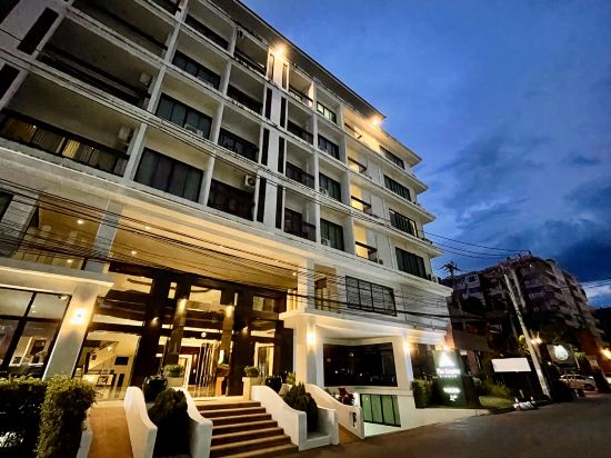 Фото The Empire Nimman