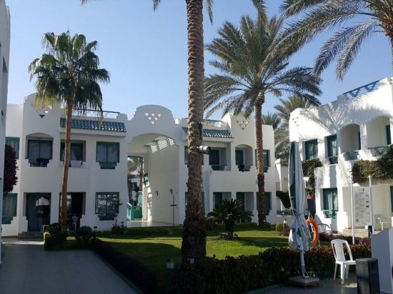 Фото Falcon Hills Hotel