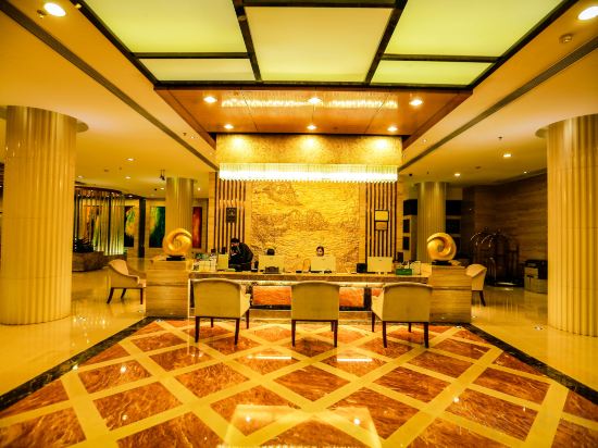 Фото Heyuan Holiday Hotel