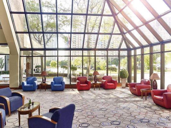 Фото Delta Hotels Toronto Mississauga