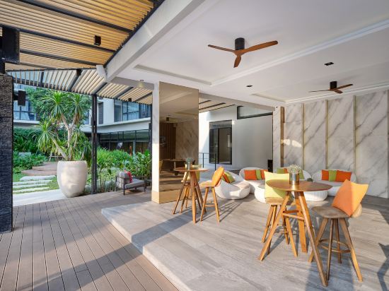 Фото Altera Hotel and Residence