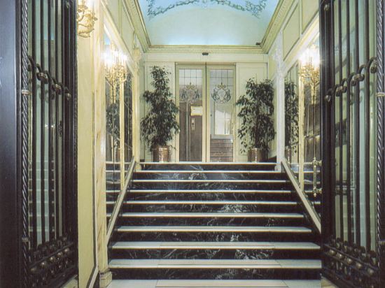 Фото Champagne Palace Hotel