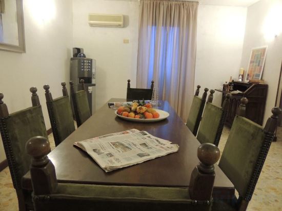 Фото The Boutique Hotel