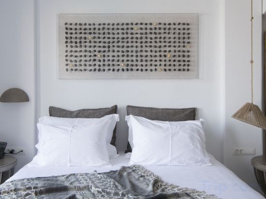 Фото Mythic Paros