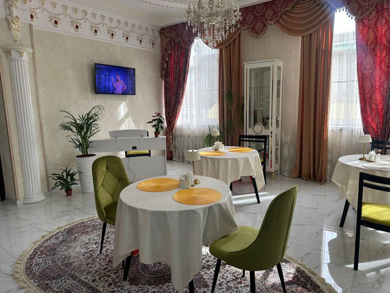 Фото Империя