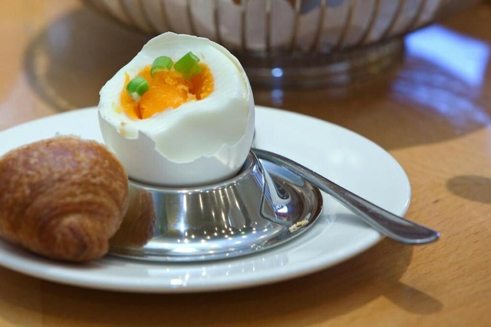 Фото Hotel Rotkreuzplatz