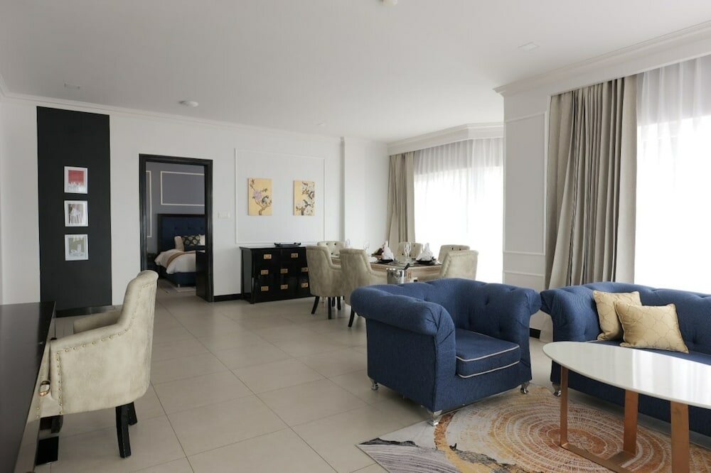 Фото Queenco Hotel & Casino