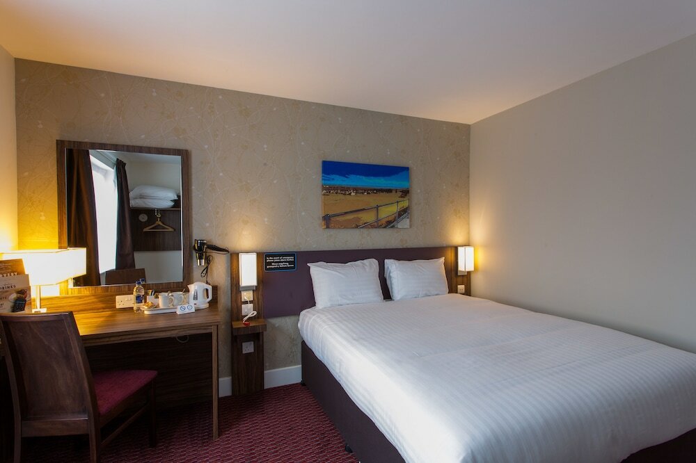 Фото Sessile Oak, Llanelli by Marston's Inns