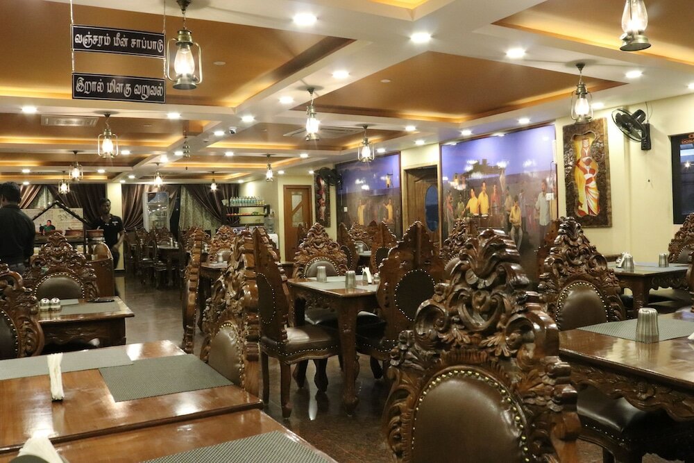 Фото Hyders Park - The Business Hotel