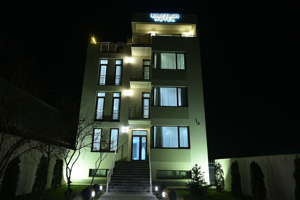 Фото отеля 1