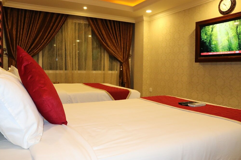 Фото Hyders Park - The Business Hotel