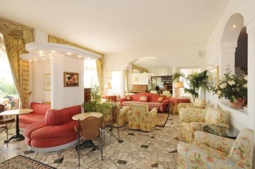 Внешний вид отеля Hotel Ariston в Каорле, фото 2