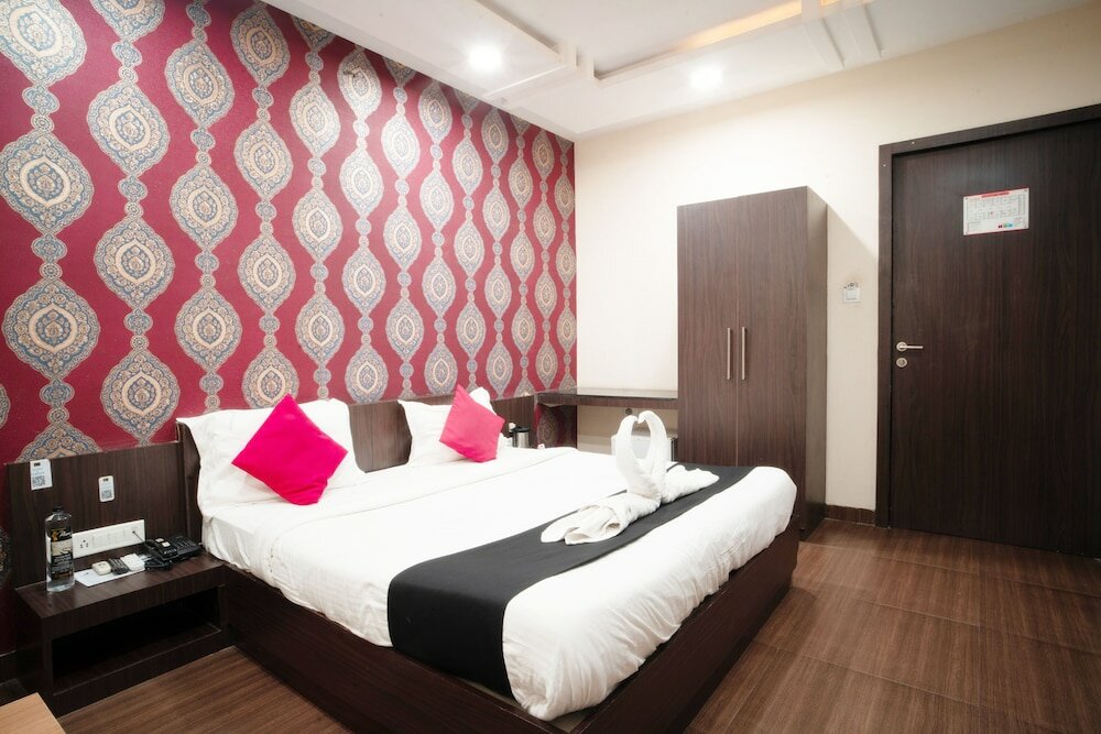 Фото Hotel Flowers Inn