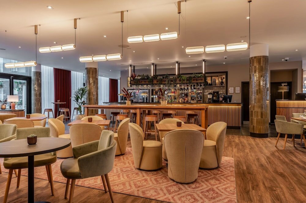 Фото Radisson Hotel Manchester City Centre, A Verified Net Zero Hotel