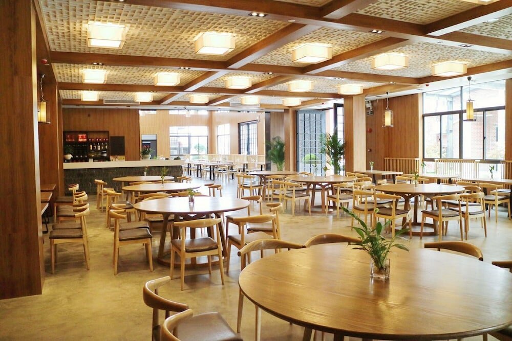 Фото Shanghai Linyin Holiday Hotel