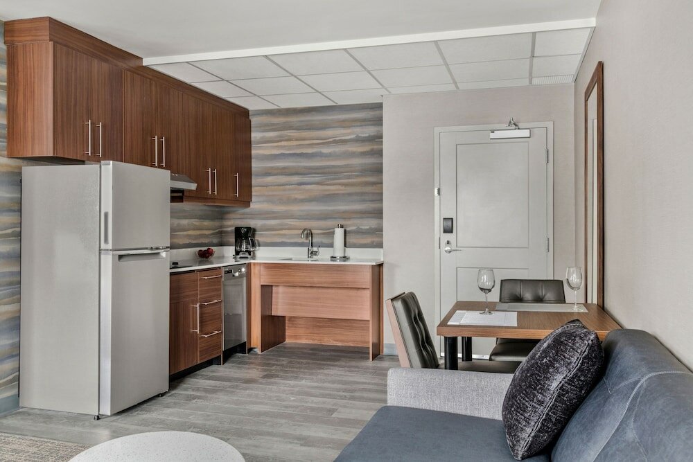 Фото Quality Suites Laval