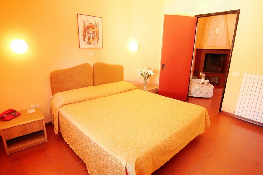 Фото Hotel Boni Cerri