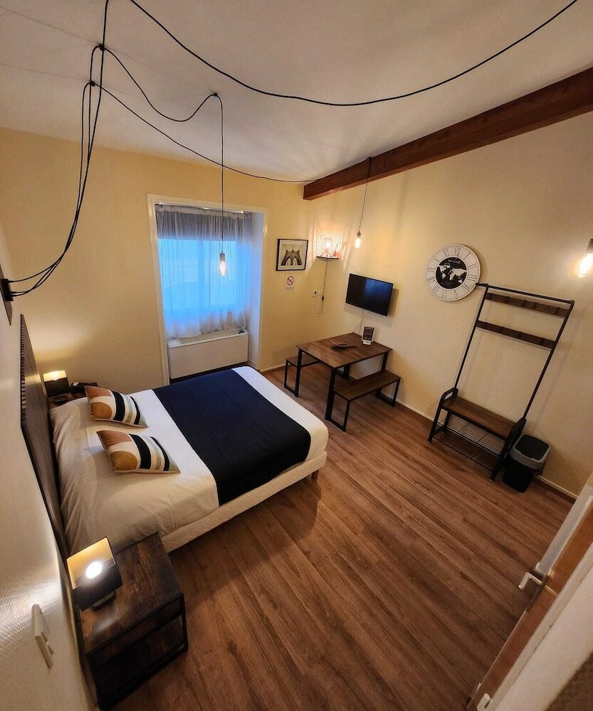 Фото Hôtel Le Valois, Cognac Centre