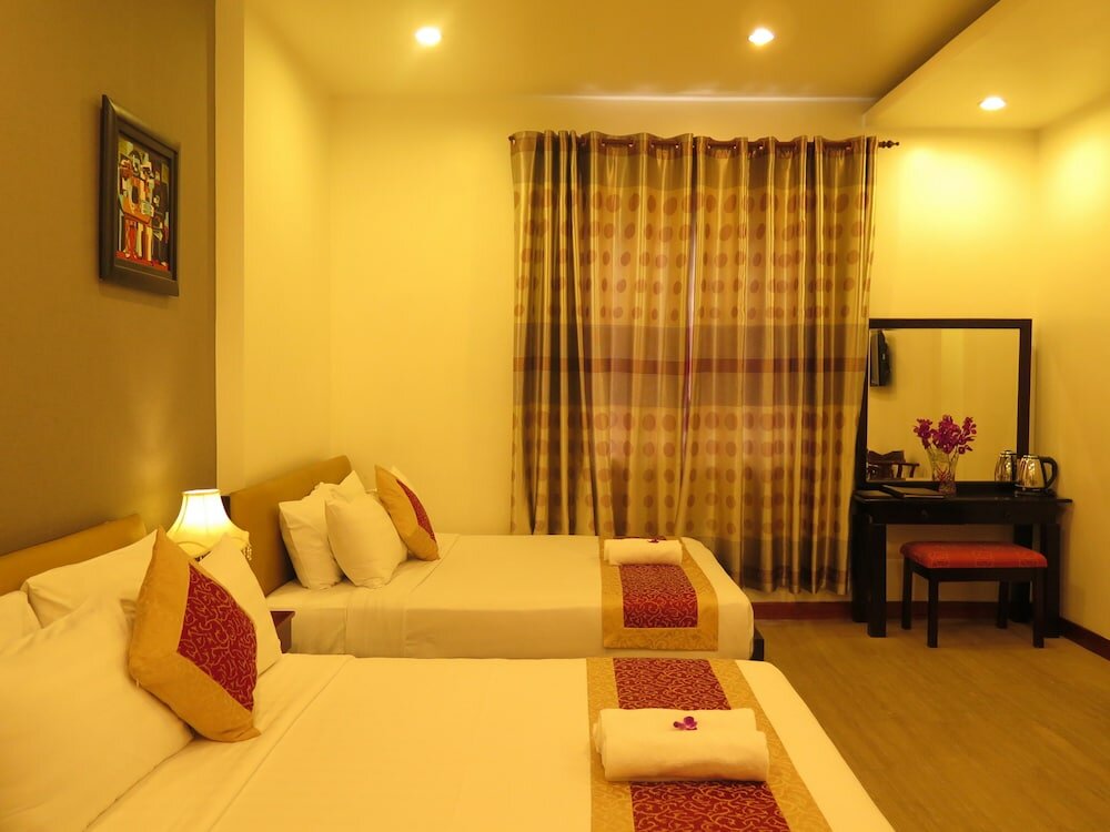 Фото Sunflowers Hotel