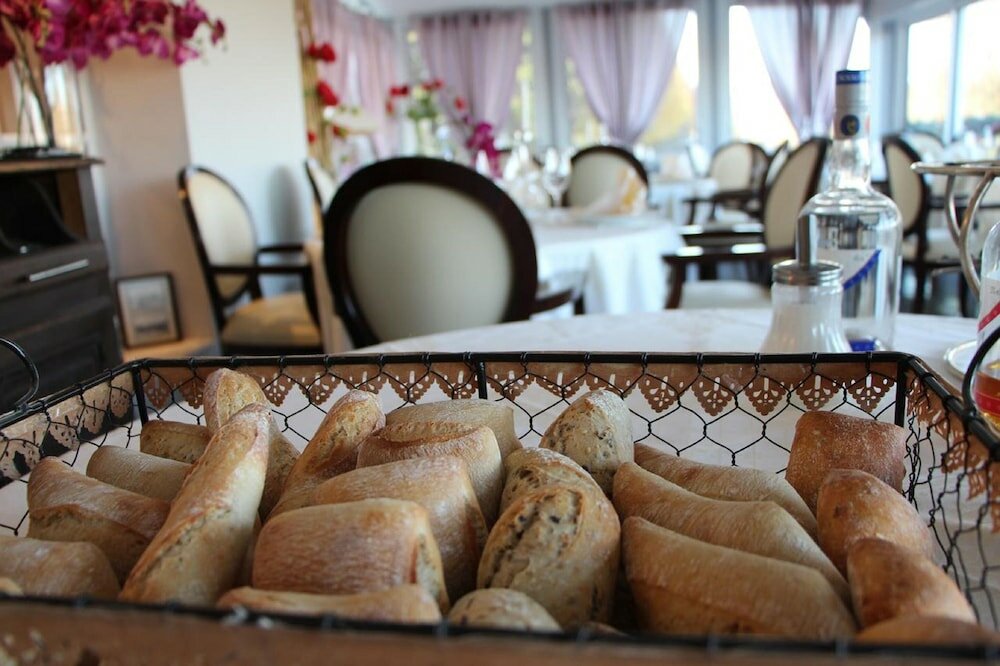 Фото Hotel Restaurant L'Esturgeon