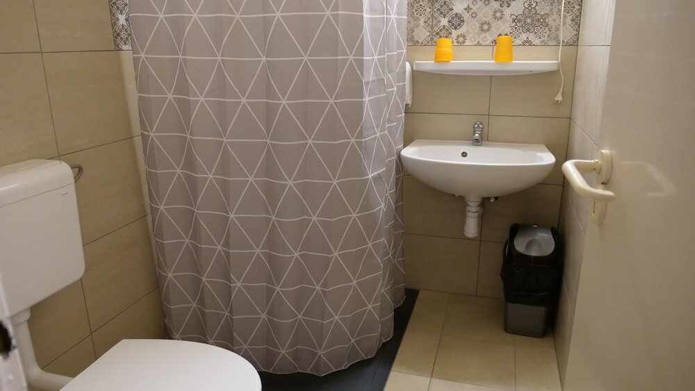 Фото Attila Hotel & Restaurant