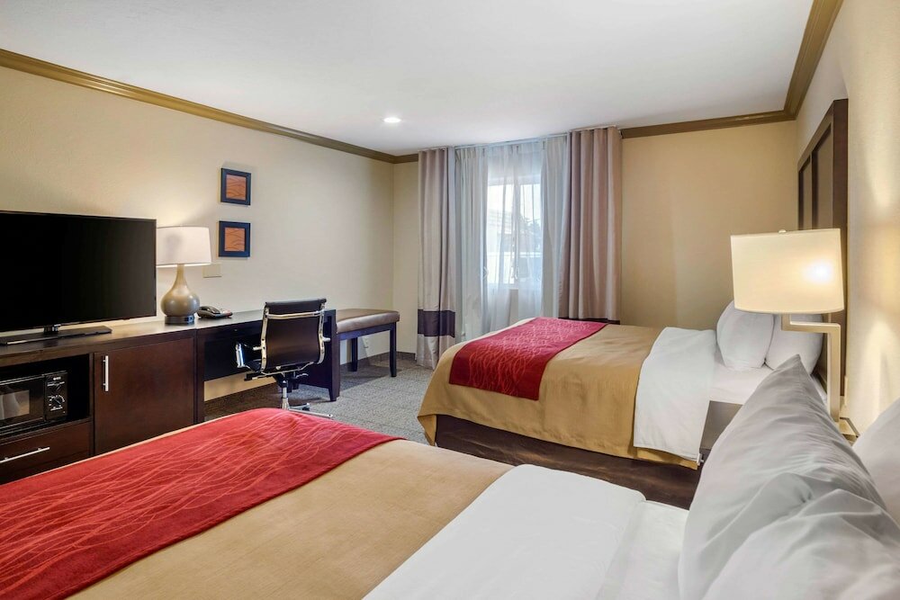 Фото Comfort Inn Castro Valley