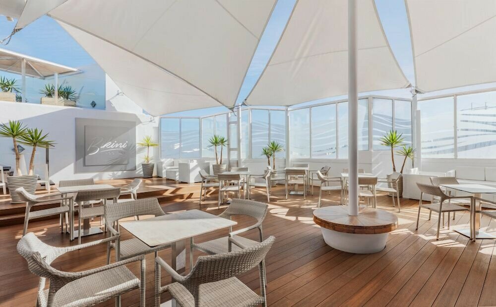 Фото Lancelot Hotel