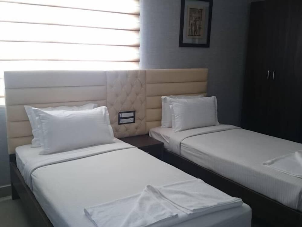 Фото Icon Suites by Bhagini