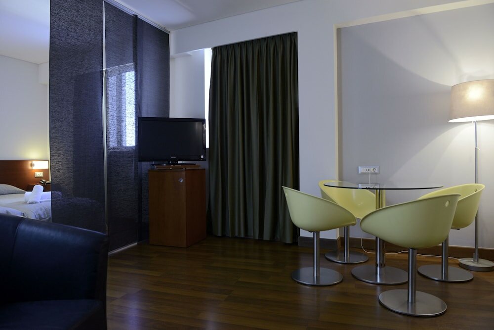 Фото Dorian Inn Hotel