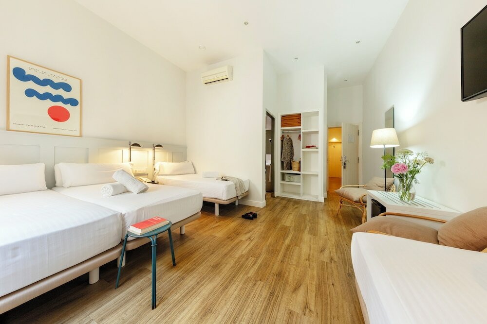 Фото Som Nit Born