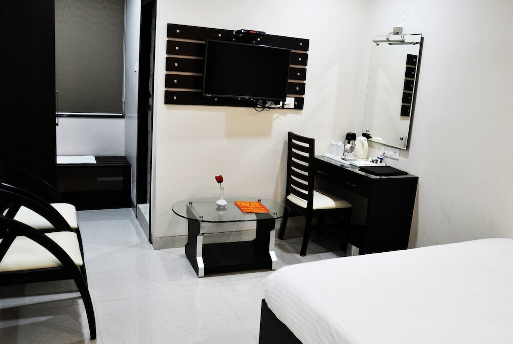 Фото Savera A Business Luxury Hotel