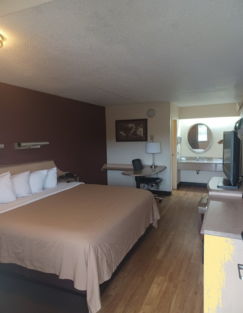 Фото Red Roof Inn Detroit - Southfield