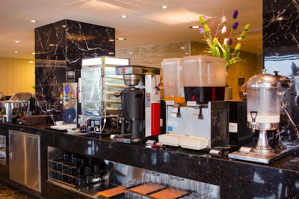 Фото Harbor Elite Hotel