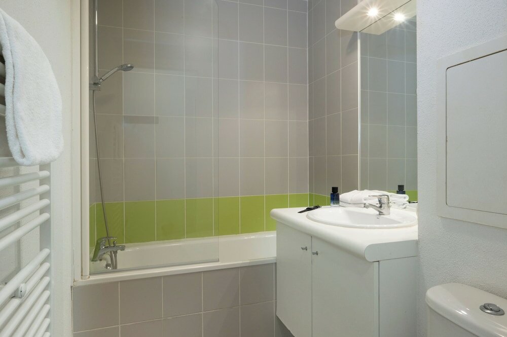 Фото Nemea Nancy Appart'hotel