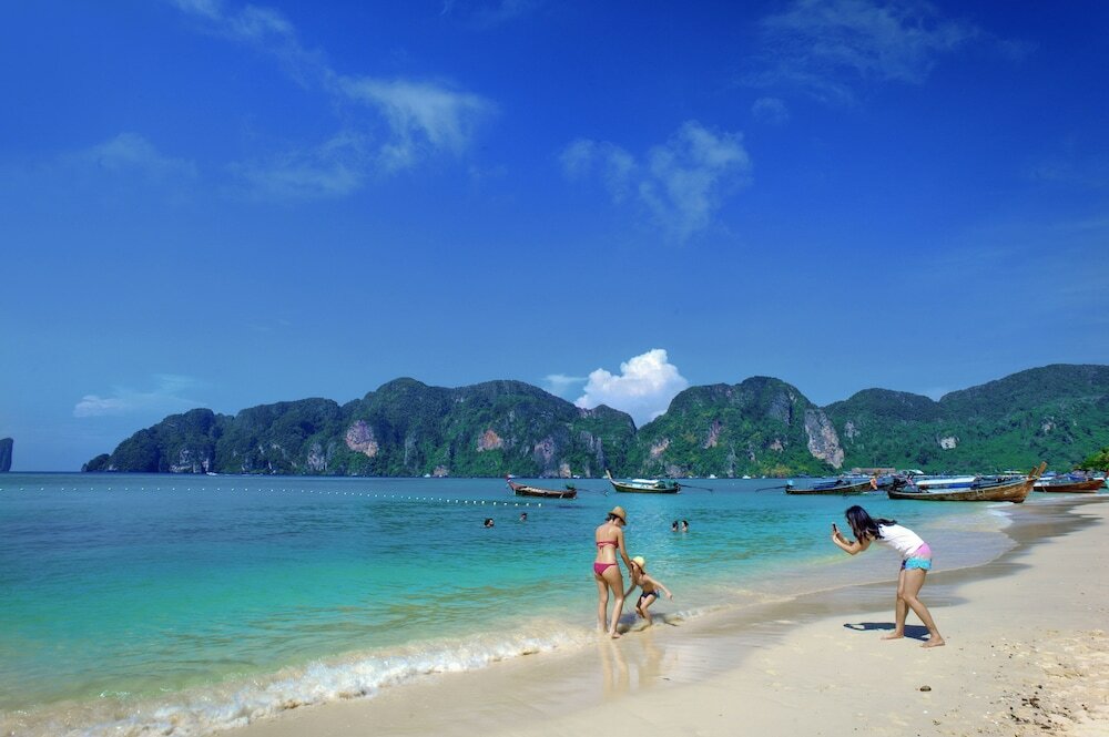 Фото Phi Phi Bayview & Premier Resort