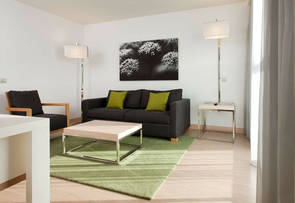 Фото DoubleTree by Hilton Girona