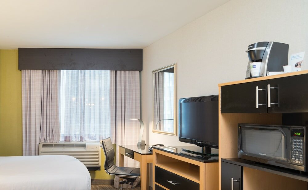 Фото Holiday Inn Express New York City- Wall Street, an Ihg Hotel