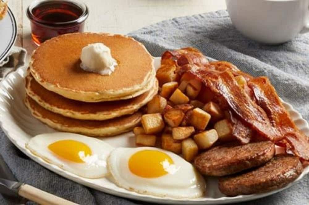 Фото Crowne Plaza Newark Airport, an Ihg Hotel