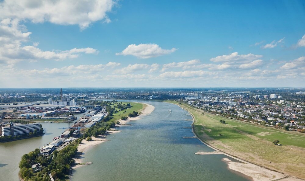 Фото Living Hotel Düsseldorf