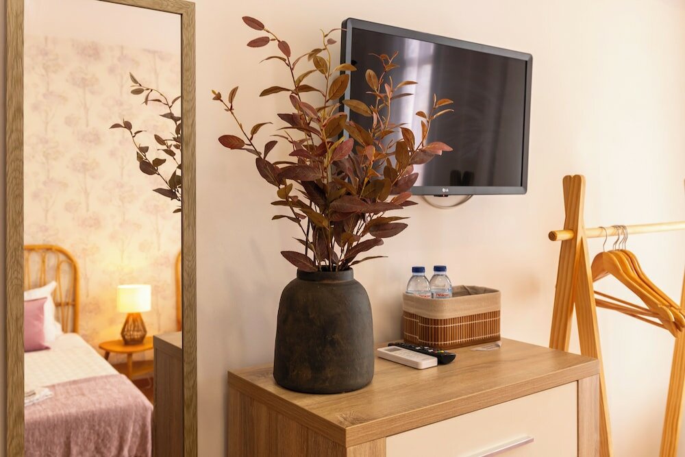 Фото Central Guest House