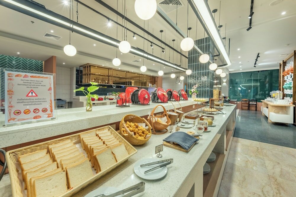 Фото Buri Sriphu Hotel & Convention Centre