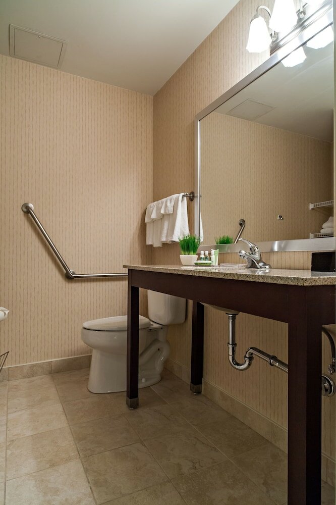 Фото Best Western Plus Suites Downtown