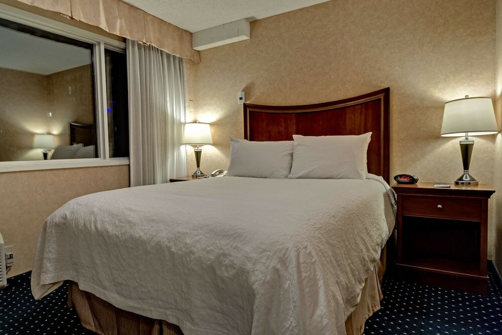 Фото Best Western Plus Suites Downtown