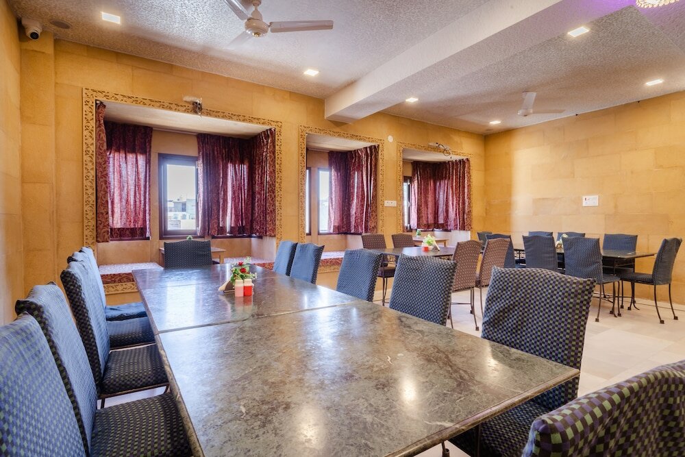 Фото Hotel Akashdeep